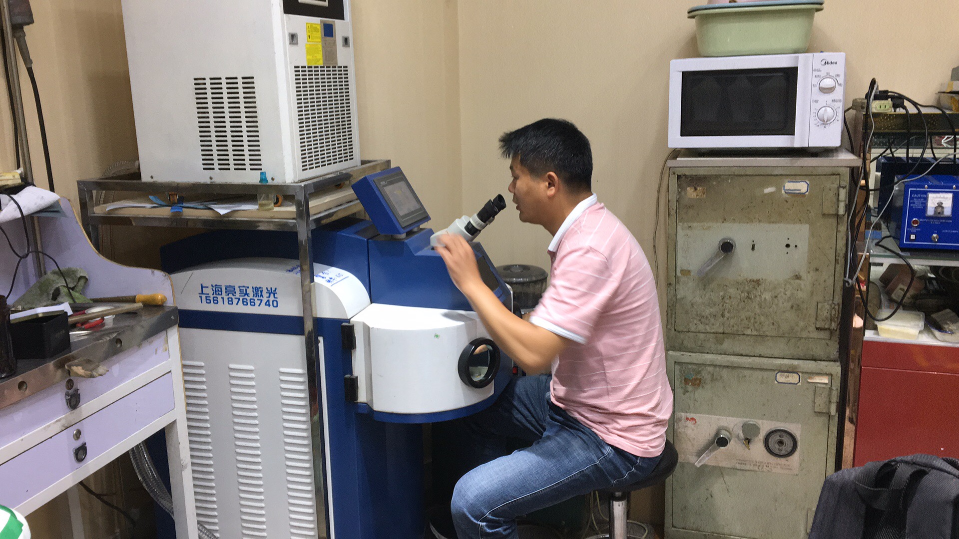 激光冷水機